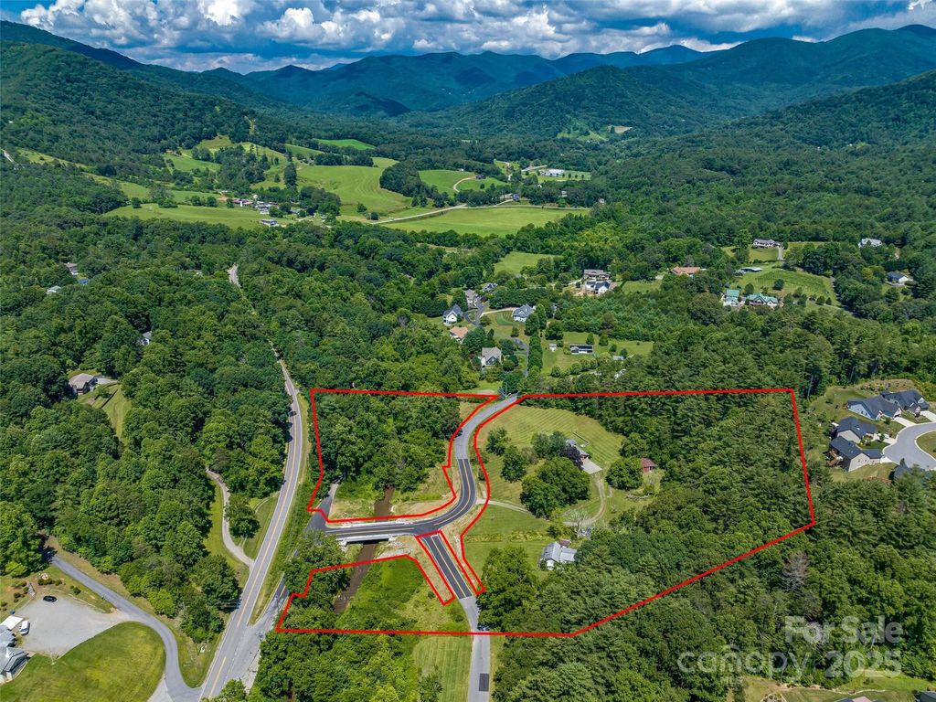 21 Parker Cove Road, Weaverville, NC 28787