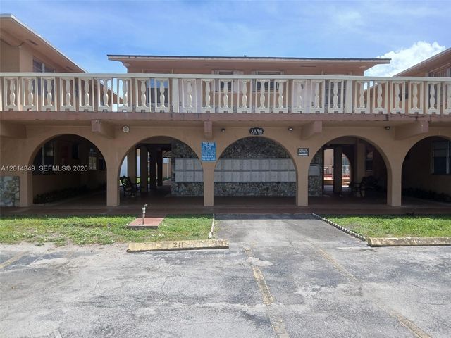 1154 W 35th St 221, Hialeah, FL 33012