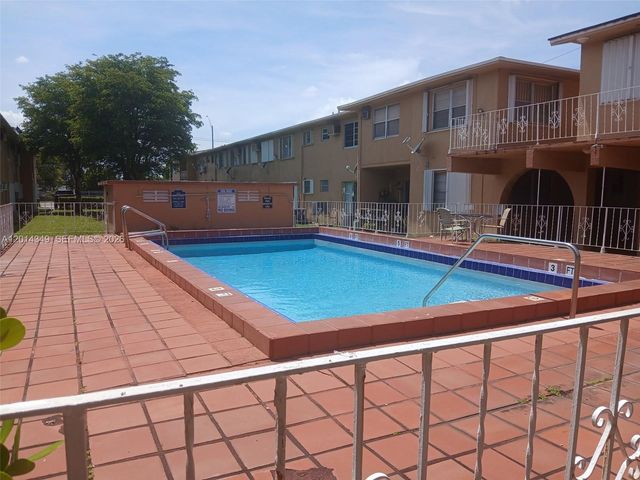 1154 W 35th St 221, Hialeah, FL 33012