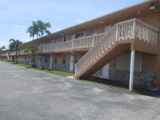 1154 W 35th St 221, Hialeah, FL 33012