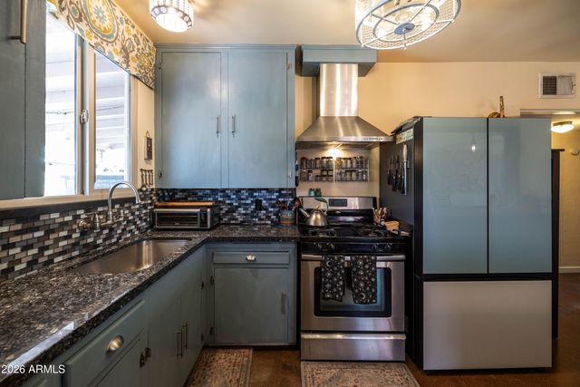 1329 E Hubbell Street, Phoenix, AZ 85006