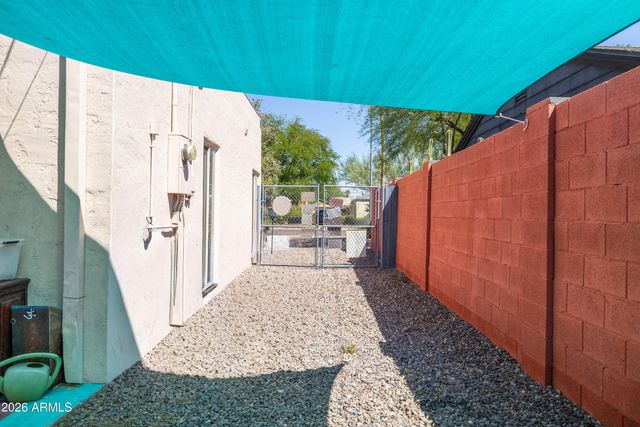 1329 E Hubbell Street, Phoenix, AZ 85006