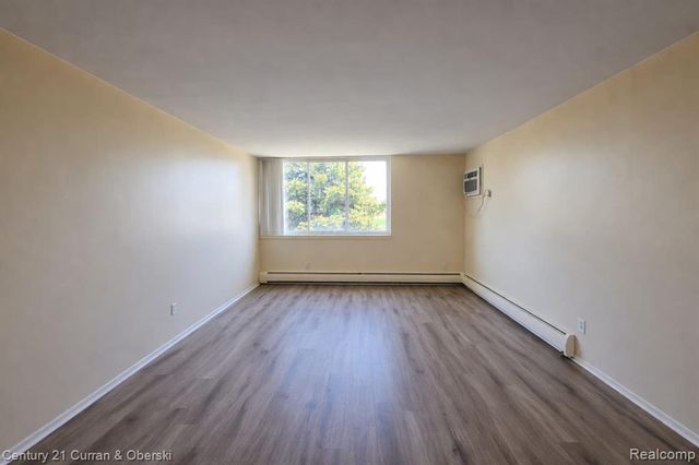 6015 Southfield Road 8, Detroit, MI 48228