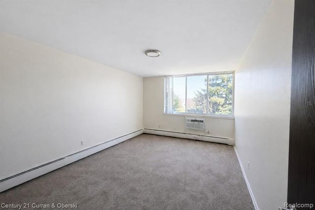 6015 Southfield Road 8, Detroit, MI 48228
