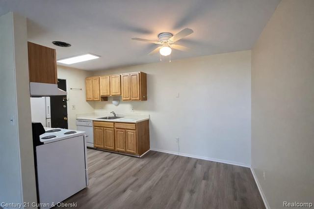 6015 Southfield Road 8, Detroit, MI 48228
