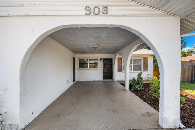 904 66TH AVENUE W, Bradenton, FL 34207