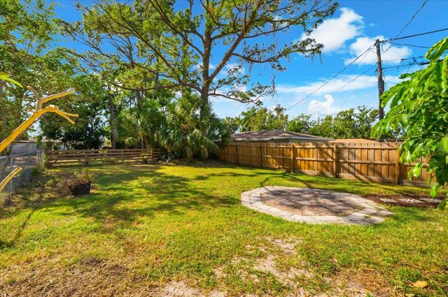 904 66TH AVENUE W, Bradenton, FL 34207