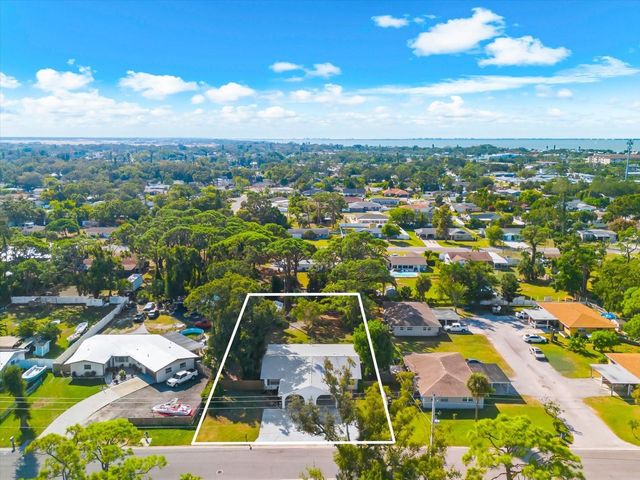 904 66TH AVENUE W, Bradenton, FL 34207