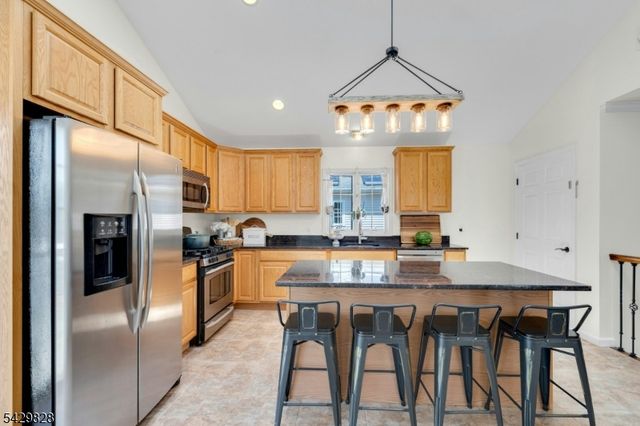 69 Thiem Ave, Rochelle Park Twp., NJ 07662