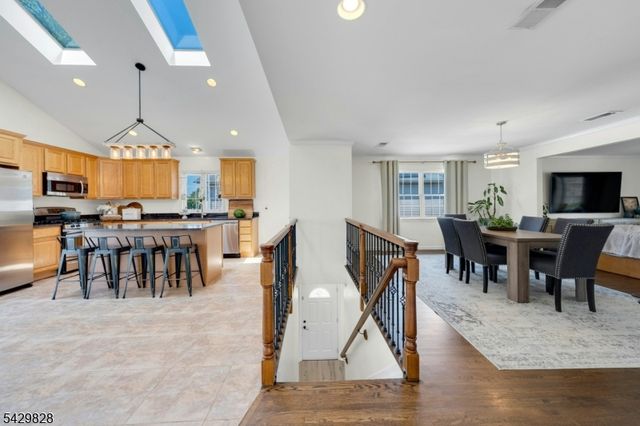 69 Thiem Ave, Rochelle Park Twp., NJ 07662
