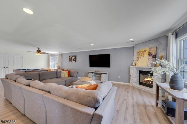 69 Thiem Ave, Rochelle Park Twp., NJ 07662