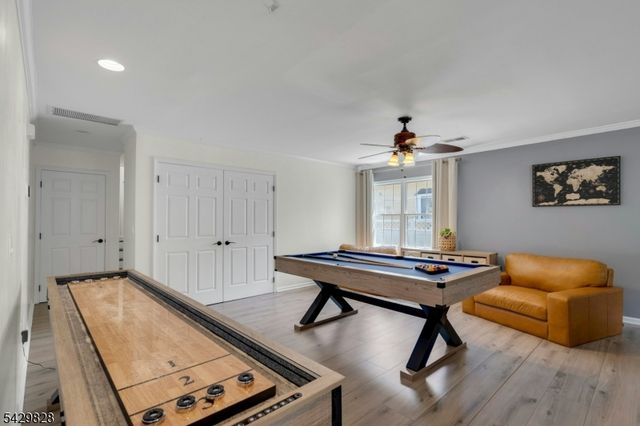 69 Thiem Ave, Rochelle Park Twp., NJ 07662