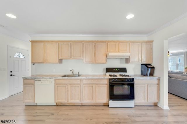 69 Thiem Ave, Rochelle Park Twp., NJ 07662