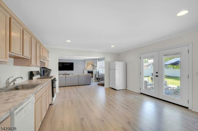 69 Thiem Ave, Rochelle Park Twp., NJ 07662