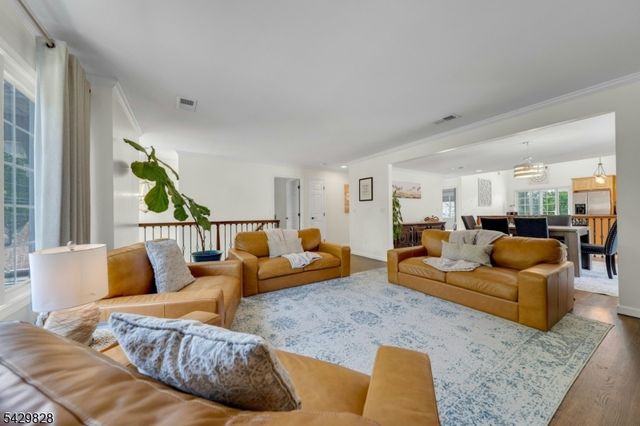 69 Thiem Ave, Rochelle Park Twp., NJ 07662