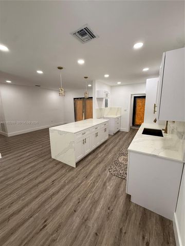 1014 W 66th St, Hialeah, FL 33012