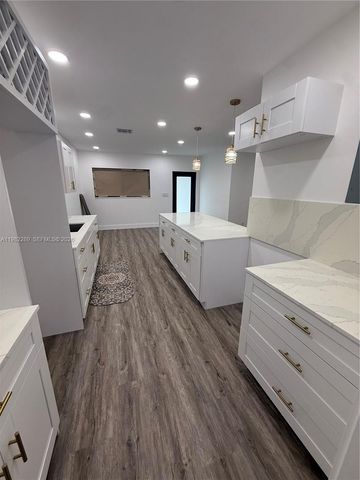 1014 W 66th St, Hialeah, FL 33012