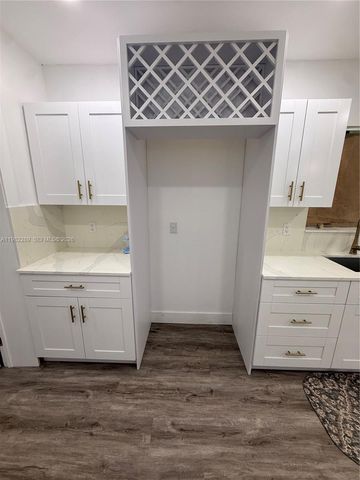 1014 W 66th St, Hialeah, FL 33012