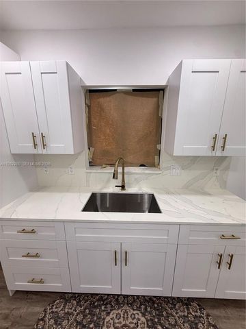 1014 W 66th St, Hialeah, FL 33012