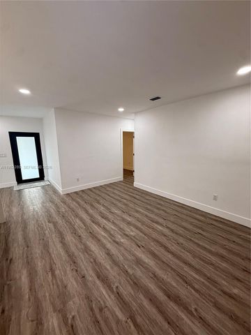 1014 W 66th St, Hialeah, FL 33012