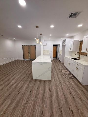 1014 W 66th St, Hialeah, FL 33012