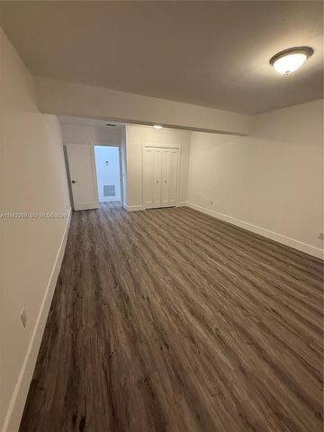 1014 W 66th St, Hialeah, FL 33012