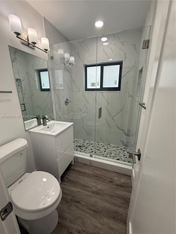 1014 W 66th St, Hialeah, FL 33012