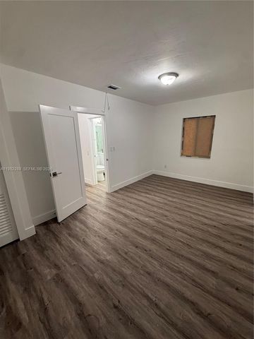 1014 W 66th St, Hialeah, FL 33012