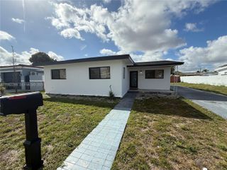 1014 W 66th St, Hialeah, FL 33012