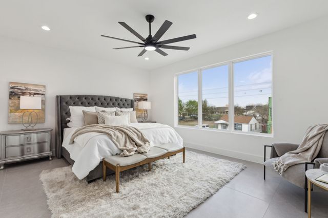 4031 Brundrette Street, Dallas, TX 75212