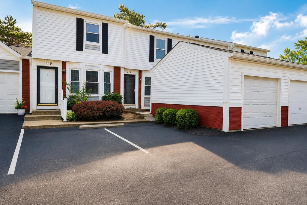 917 Annagladys Drive, Y-2, Worthington, OH 43085