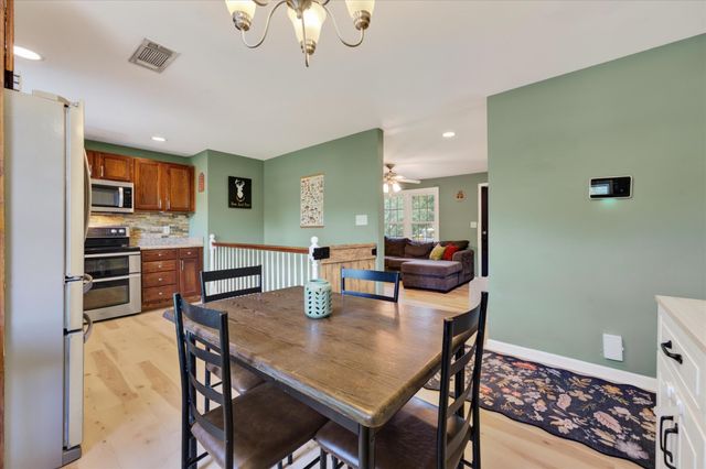 1304 Breeze Ln, Clarksville, TN 37040