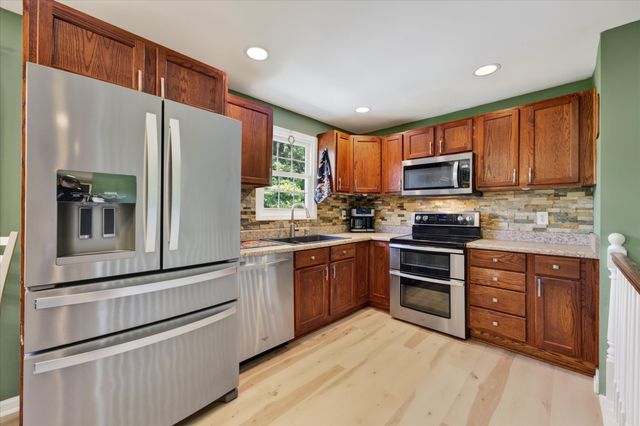 1304 Breeze Ln, Clarksville, TN 37040