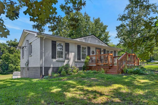 1304 Breeze Ln, Clarksville, TN 37040