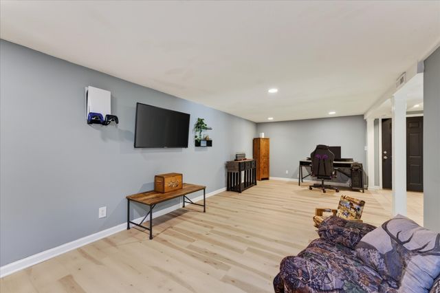1304 Breeze Ln, Clarksville, TN 37040