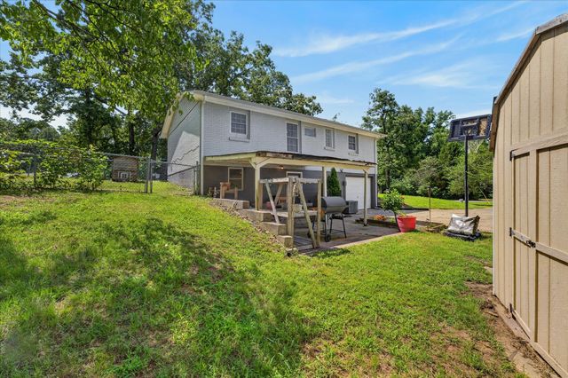 1304 Breeze Ln, Clarksville, TN 37040