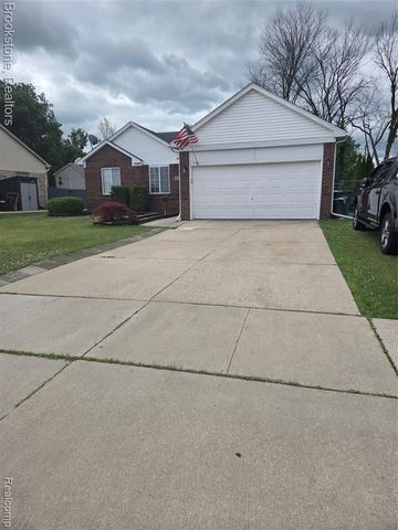 32010 N Oakcrest Drive, Chesterfield, MI 48047