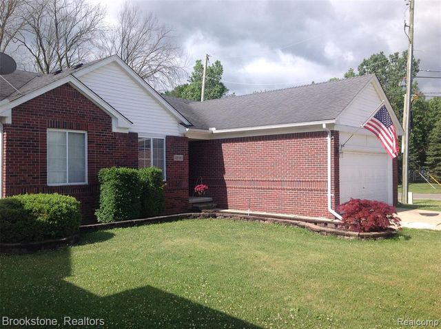32010 N Oakcrest Drive, Chesterfield, MI 48047