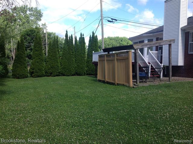 32010 N Oakcrest Drive, Chesterfield, MI 48047