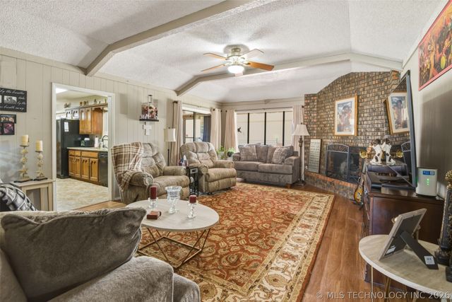 543 Meadowood Drive, Broken Arrow, OK 74011