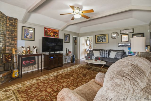 543 Meadowood Drive, Broken Arrow, OK 74011