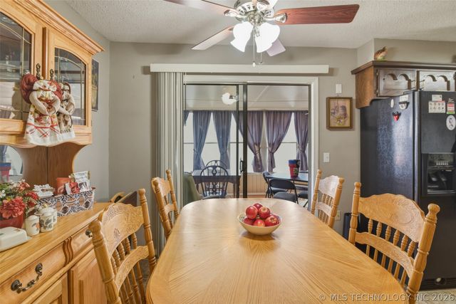 543 Meadowood Drive, Broken Arrow, OK 74011