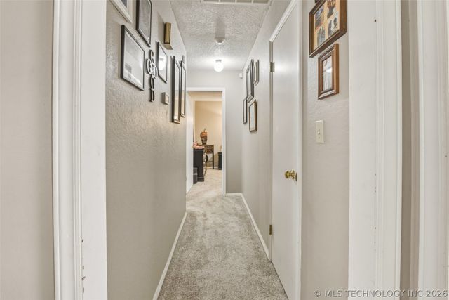 543 Meadowood Drive, Broken Arrow, OK 74011