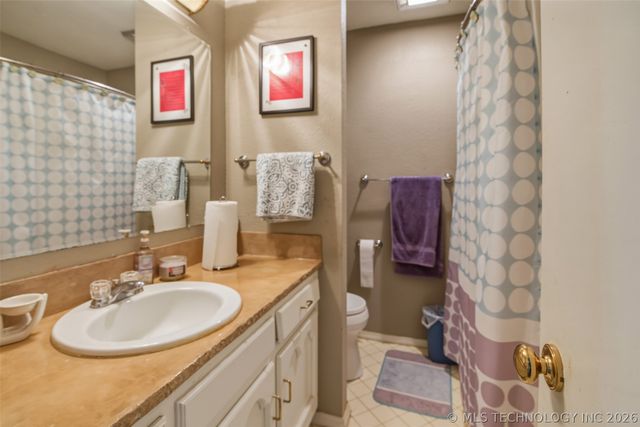 543 Meadowood Drive, Broken Arrow, OK 74011