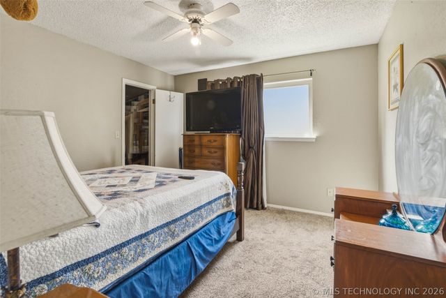 543 Meadowood Drive, Broken Arrow, OK 74011