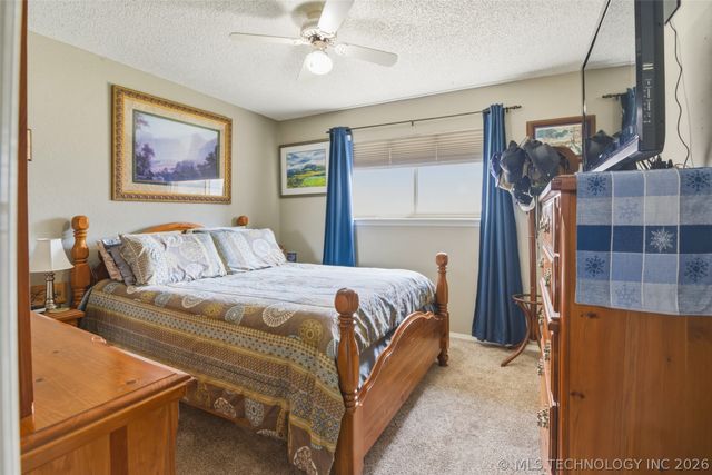 543 Meadowood Drive, Broken Arrow, OK 74011