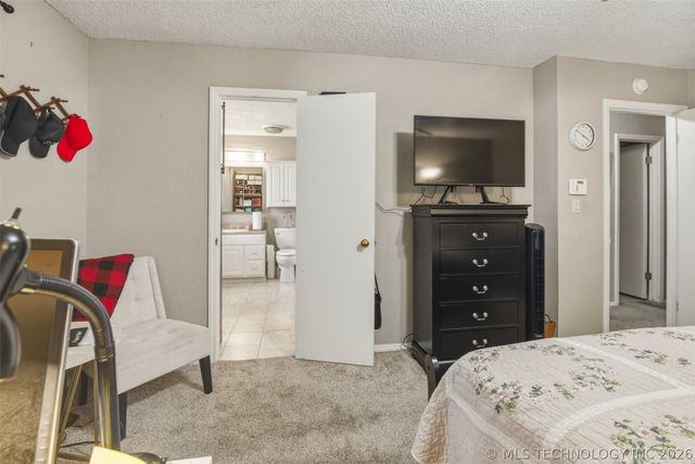 543 Meadowood Drive, Broken Arrow, OK 74011