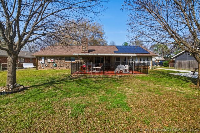 543 Meadowood Drive, Broken Arrow, OK 74011