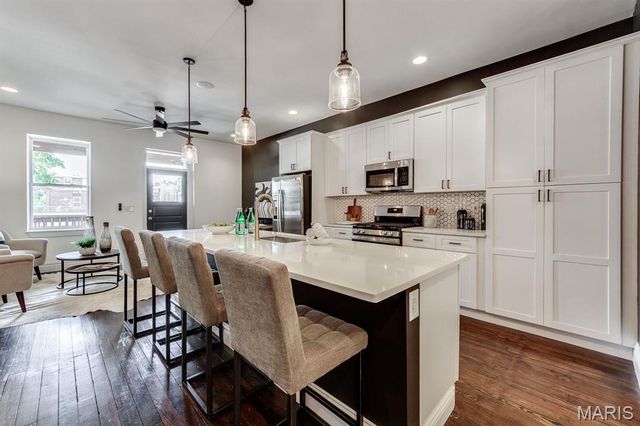 3437 Nebraska Avenue, St Louis, MO 63118