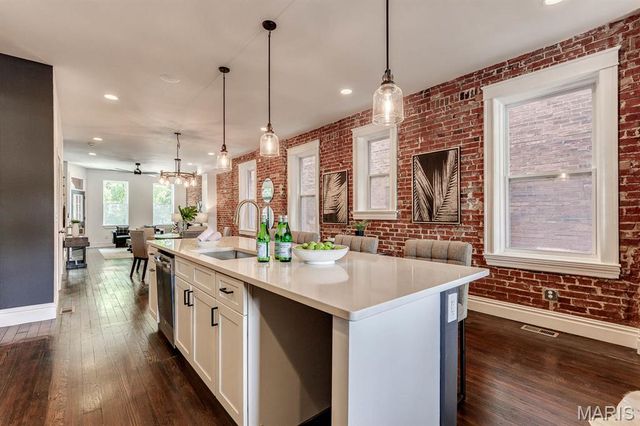 3437 Nebraska Avenue, St Louis, MO 63118